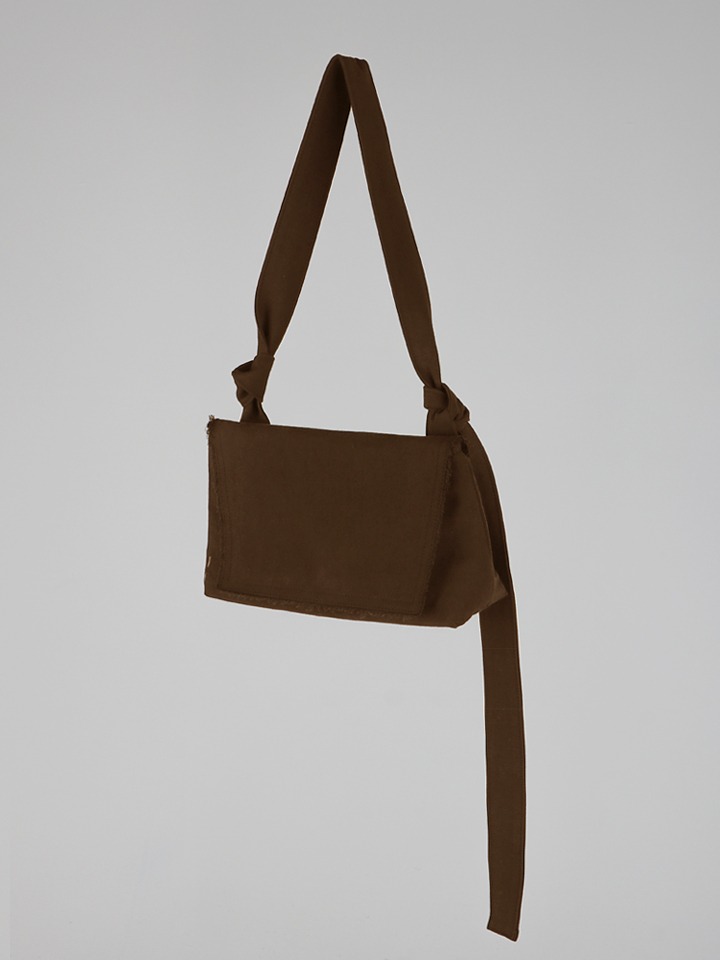 KNOT BAG [WIDE]  IN BROWN